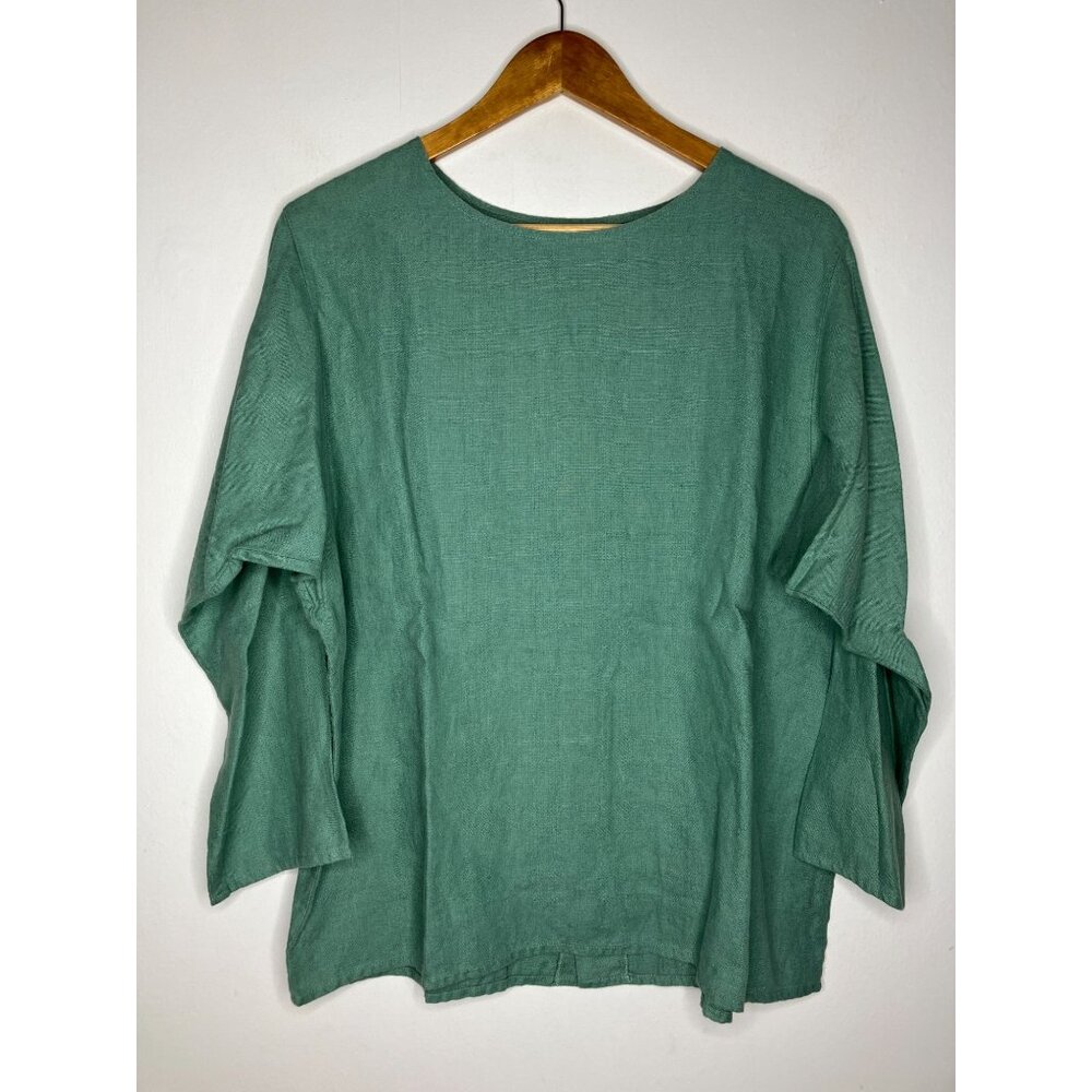 Swallowtail Green Linen Top With Button Back Detail S/M Lagenlook
